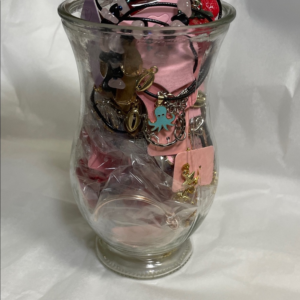 Assorted NWT Jewelry in Glass Vase - Picture 11 of 14